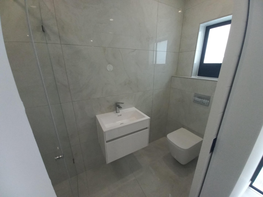 5 Bedroom Property for Sale in Sandown Western Cape